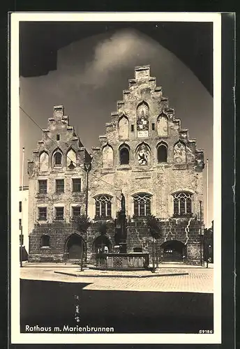 AK Wasserburg / Inn, Rathaus mit Marienbrunnen