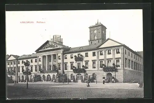 AK Karlsruhe, auf dem Platz vor dem Rathaus