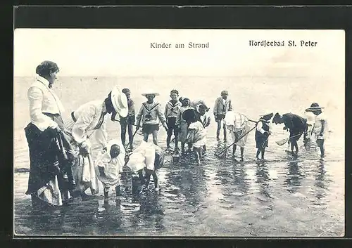 AK St. Peter, Kinder spielen im Wasser am Strand