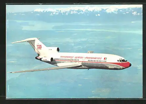 AK Flugzeug der Fluglinie Transportes Aereos Portugueses, Boeing 727 mit Gebirgspanorama