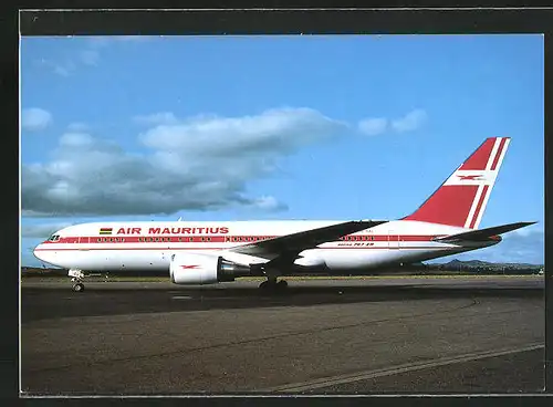 AK Flugzeug, Linienflugzeug der Fluglinie Air Mauritius, Boeing 767-200 ER at Port-Louis