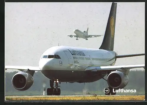 AK Flugzeug, Linienflugzeug der Fluglinie Lufthansa, Airbus A310-200 auf dem Rollfeld