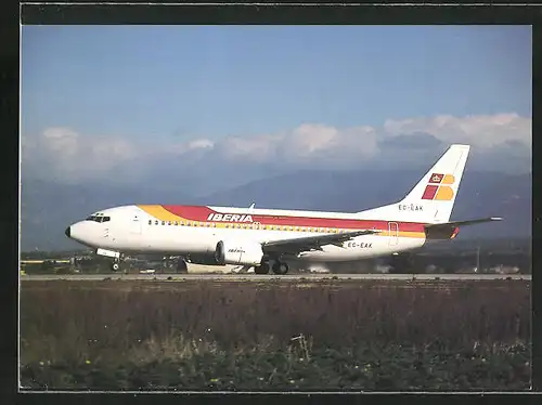 AK Flugzeug, Linienflugzeug der Fluglinie Iberia, Boeing 737-300, auf dem Rollfeld