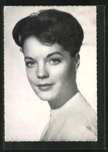 AK Schauspielerin Romy Schneider mit sinnlichem Blick