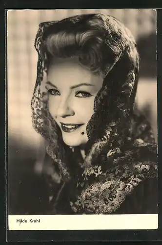 AK Schauspielerin Hilde Krahl mit Kopftuch
