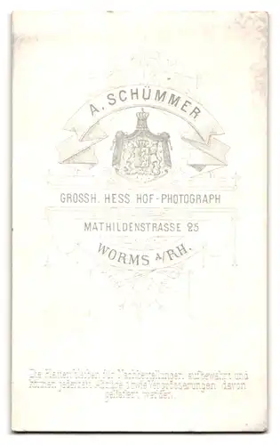 Fotografie A. Schümmer, Worms / Rhein, Mathildenstr. 25, Portrait einer elegant gekleideten Familie