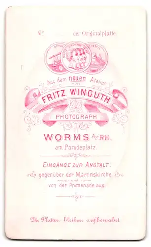 Fotografie Fritz Winguth, Worms / Rhein, am Paradeplatz, Portrait charmanter junger Mann im Jackett