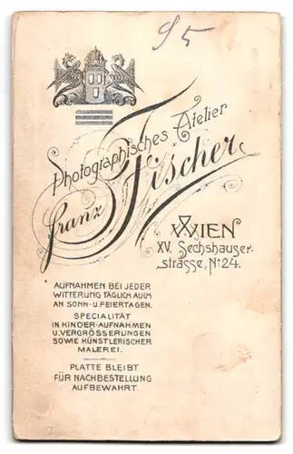 Fotografie Franz Fischer, Wien, Sechshauser-Str. 24, Portrait zwei Damen in Kostümen vor einer Studiokulisse, Fasching