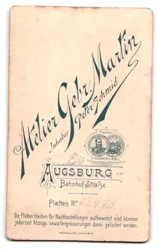 Fotografie Atelier Gebr. Martin, Augsburg, Bahnhofstr., Portrait Mädchen im weissen Kleid mit Locken und Haarschmuck