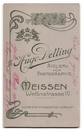 Fotografie Hugo Delling, Meissen, Wettinstrasse 10, Portrait kleines Mädchen im Kleid mit Bilderbuch