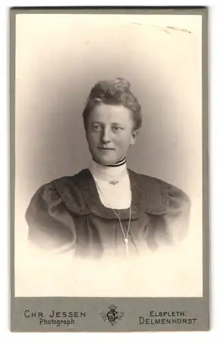 Fotografie Chr. Jessen, Delmenhorst, Portrait junge Dame mit hochgestecktem Haar