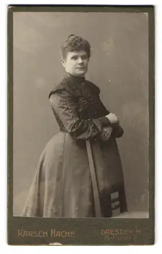 Fotografie Karsch Nachf., Dresden-N., Antonstrasse 2, Portrait bürgerliche Dame im Kleid