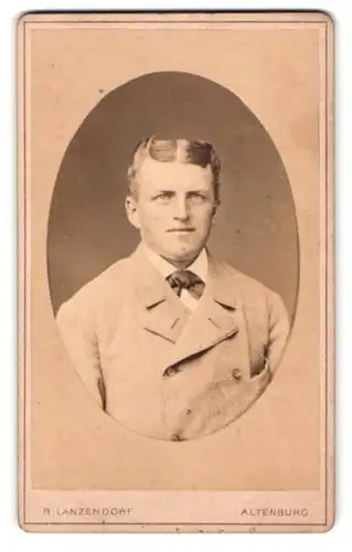 Fotografie R. Lanzendorf, Altenburg, Brustportrait junger Herr mit moderner Frisur