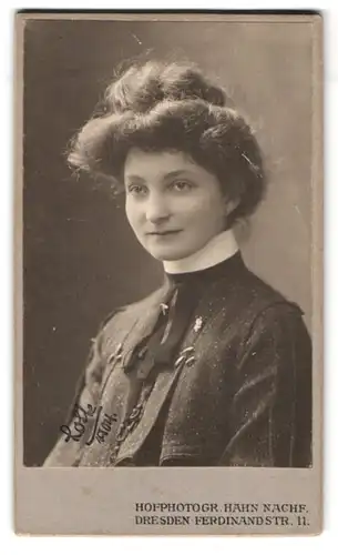 Fotografie Hahn Nachf., Dresden, Ferdinandstrasse 11, Portrait junge Dame mit Hochsteckfrisur