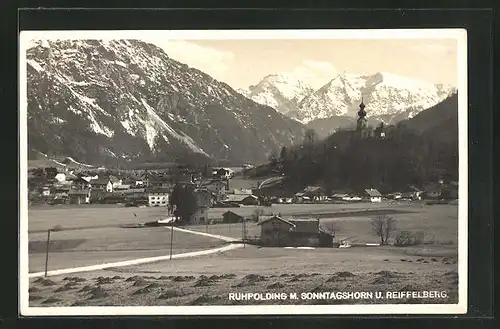 AK Ruhpolding, Ortsansicht mit Sonntagshorn u. Reiffelberg