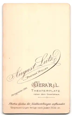 Fotografie August Lutz, Gera, Theaterplatz, Portrait Mann im Anzug mit Kaiser Wilhelm Bart