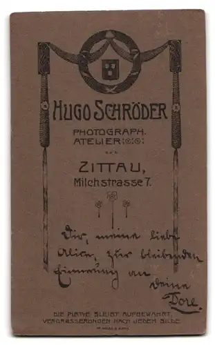 Fotografie Hugo Schröder, Zittau, Milchstr. 7, Portrait junge Frau Dore im weissen Kleid mit Haarschelife