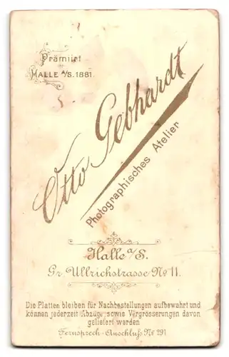 Fotografie Otto gebhardt, Halle a. S., Gr. Ullrichstr. 11, Portrait Dame im hellen Kleid mit Hochsteckfrisur