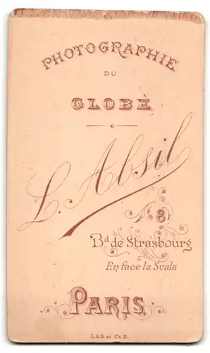 Fotografie L. Absil, Paris, Bd. de Strasbourg, Portrait kleiner Junge in modischer Kleidung
