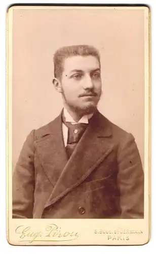Fotografie Eug. Pirou, Paris, 5, Boul. St. Germain, Portrait modisch gekleideter Herr mit Bart