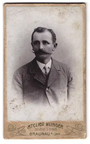 Fotografie Jos. Frz. Klinger, Braunau a /Inn, Ringstrasse 23, Portrait bürgerlicher Herr mit Schnauzbart