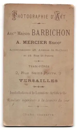 Fotografie A. Mercier Succr., Versailles, 2, Rue Saint-Pierre, 2, Portrait kleines Mädchen im Kleid mit Karren