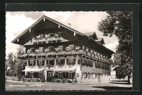 AK Oberammergau, am Hotel Wolf