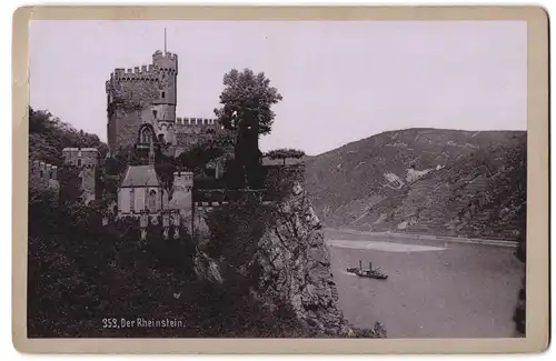 Fotografie unbekannter Fotograf, Ansicht Trechtingshausen, Blick auf die Burg Rheinstein