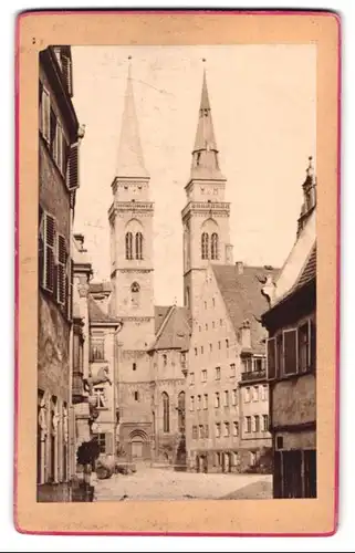 Fotografie unbekannter Fotograf, Ansicht Nürnberg, Strasse an der St. Sebald-Kirche