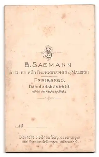 Fotografie B. Saemann, Freiberg i.S., Bahnhofstrasse 18, bürgerlicher Herr im Anzug