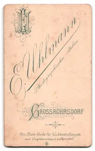 Fotografie E. Uhlmann, Grossröhrsdorf, Portrait junge Dame im Kleid mit Kreuzkette