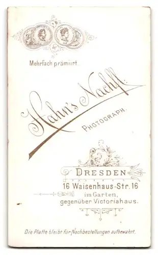 Fotografie Hahn`s Nachfolger, Dresden, Waisenhausstrasse 16, elegante junge Dame nett lächelnd