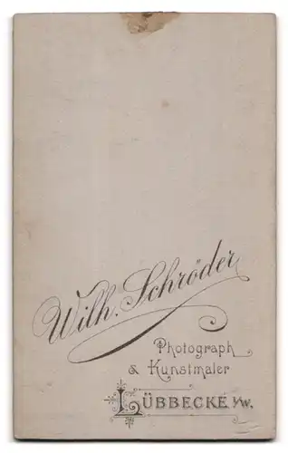 Fotografie Wilh. Schröder, Lübbecke i /W., Portrait junge Dame mit zurückgebundenem Haar
