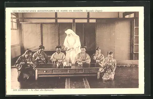 AK Biwasaki, Les Franciscaines Missionnaires de Marie en Mission, Les Lépreux, Le dîner des lépreux