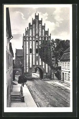 AK Neubrandenburg, Stargarder Tor aus der Vogelschau