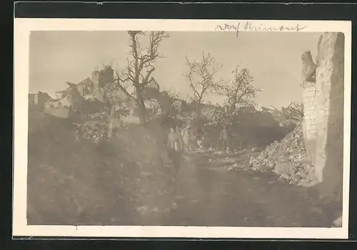 Foto-AK Brimont, Vom Krieg gezeichnete Stadt