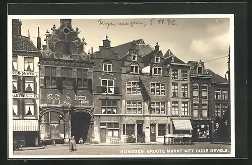 AK Nijmegen, Groote Markt met oude gevels