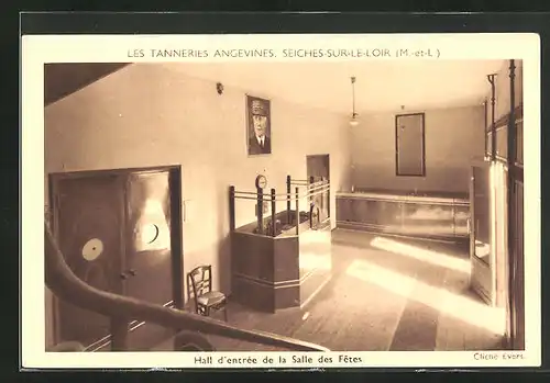 AK Seiches-sur-le-Loir, Les Tanneries Angevines, Hall d`entrée de la Salle des Fêtes