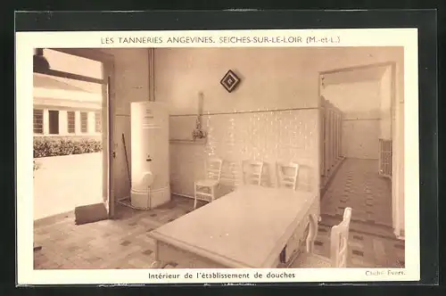 AK Seiches-sur-le-Loir, Intérieur de l`établissement de douches