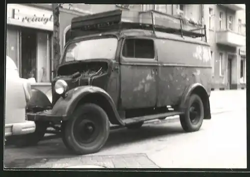 Fotografie Lastwagen-Kastenwagen, Ersatzteilspender, Motor wurde bereits ausgeschlachtet