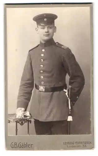 Fotografie G. B. Gäbler, Leipzig, Lindenstr. 33, Portrait Soldat in Uniform Rgt. 179 mit Bajonett und Portepee