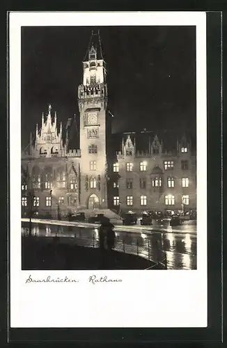 AK Saarbrücken, Rathaus in der Nacht