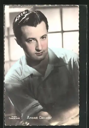 AK Schauspieler André Dassary mit gegeltem Haar