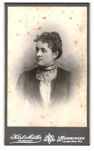 Fotografie Karl Müller, Memmingen, Portrait junge Dame mit hochgestecktem Haar