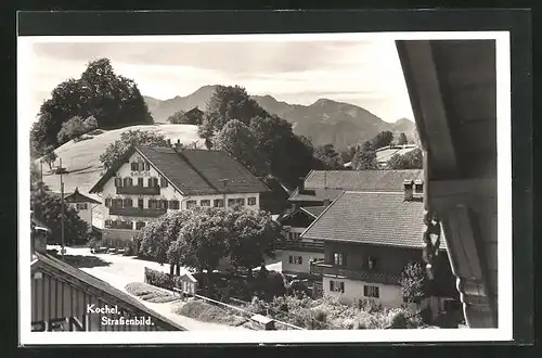 AK Kochel, Strassenbild am Gasthof zur Post