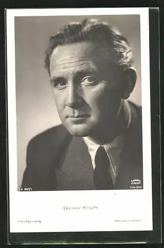 AK Schauspieler Gustav Knuth schaut seitlich