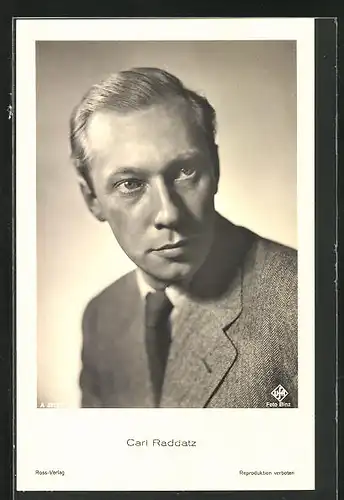 AK Schauspieler Carl Raddatz im Anzug mit Krawatte