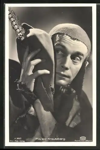 AK Schauspieler Harald Kreutzberg im mittelalterlichen Kostüm