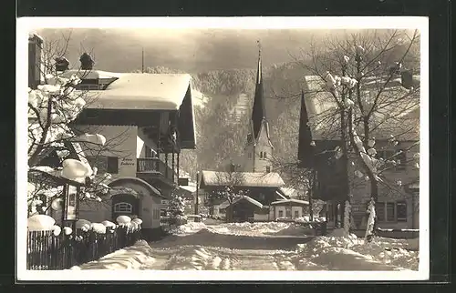 AK Bayrischzell, winterliche Dorfpartie mit Hotel Haus Lubera