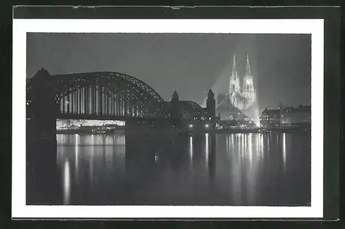 AK Köln, Ausstellung Pressa 1928, Panorama mit Kölner Dom bei Nacht, Stadtbeleuchtung